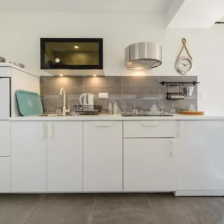 Naia Apartment
